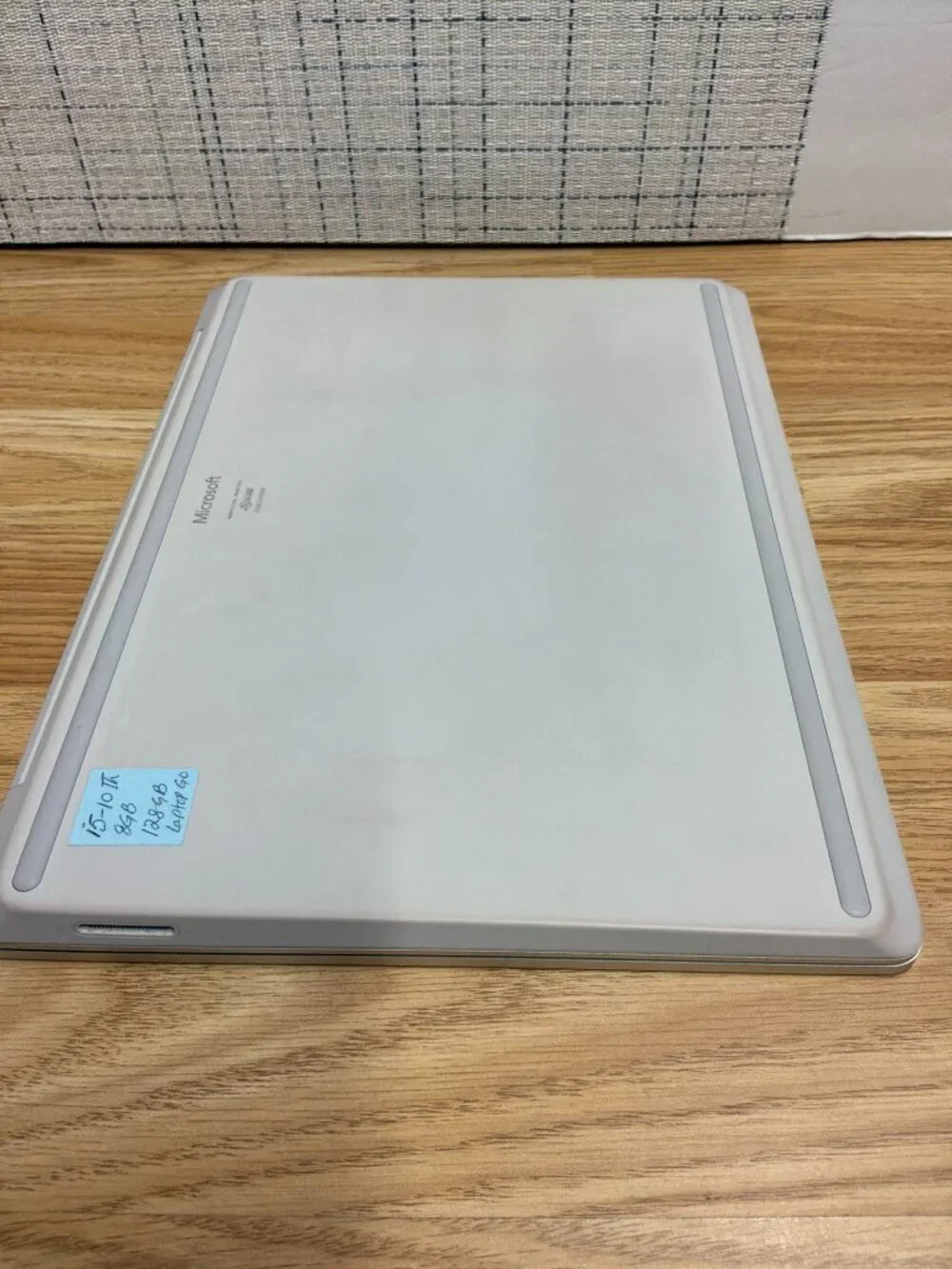 Microsoft Surface Laptop Go i5-1035G1 8GB RAM 128GB SSD Touch Win11 + Charger